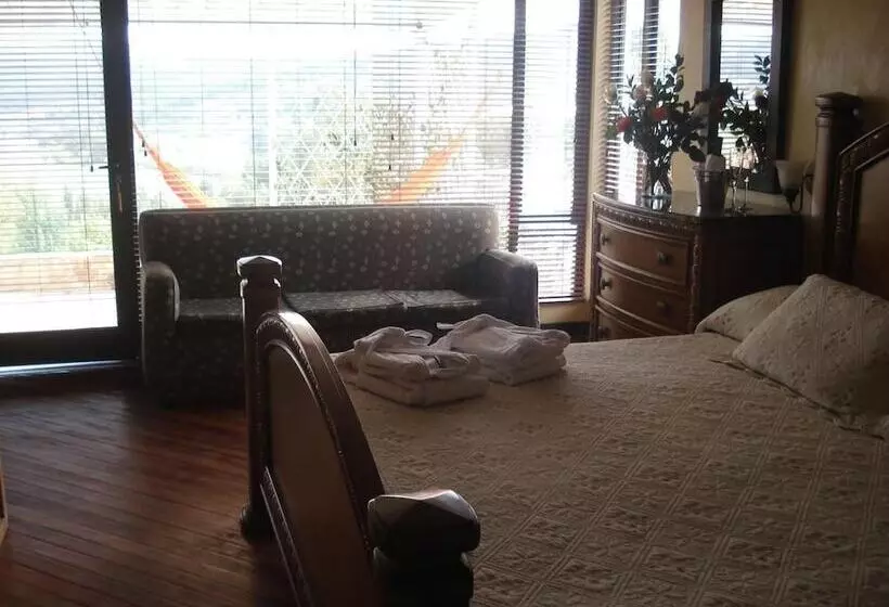 ユースホステル Miravalle Suites