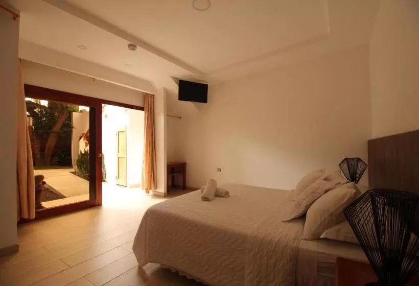 پانسیون Lava House Hostal