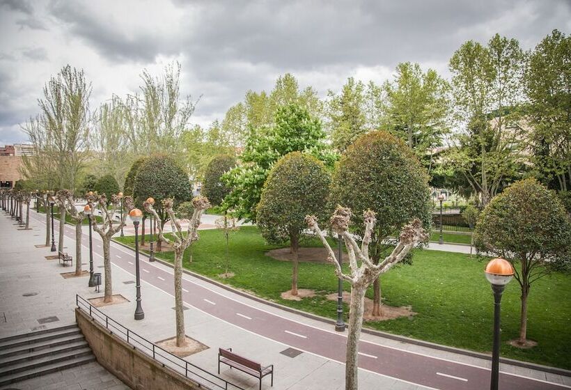 Pensión Parque Del Ebro