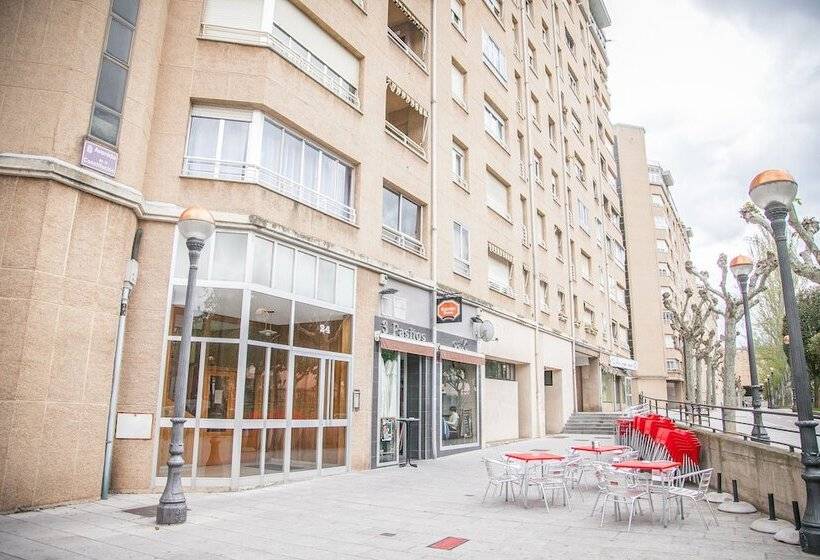 Pensión Parque Del Ebro