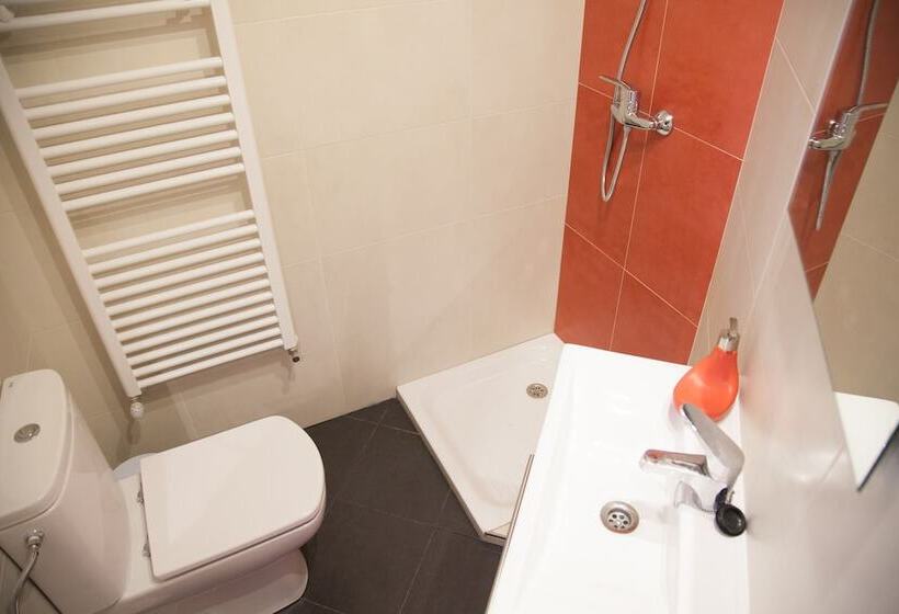 Pensión Parque Del Ebro