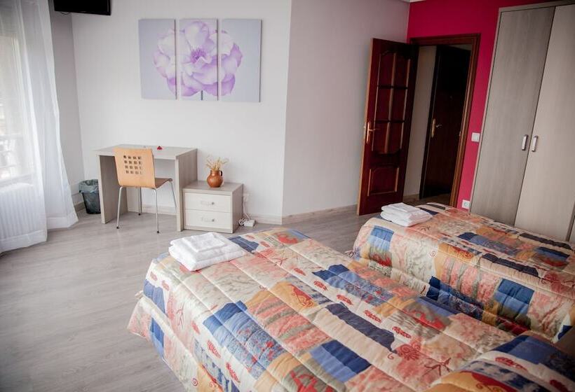 Pensión Parque Del Ebro