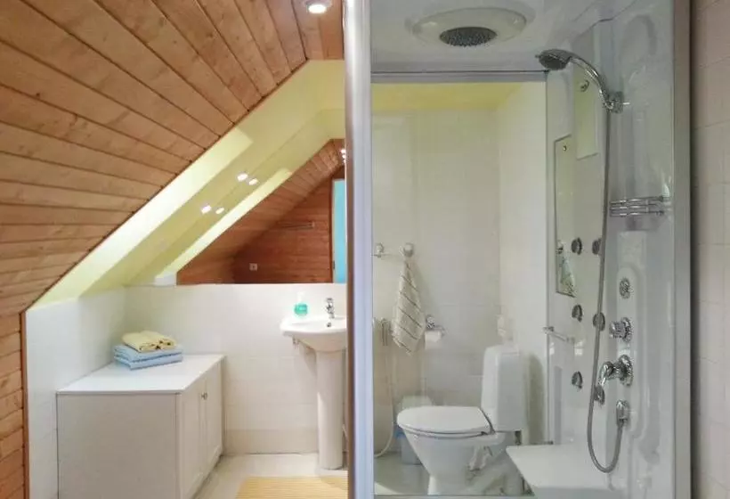 پانسیون Piibelehe Guest Accommodation