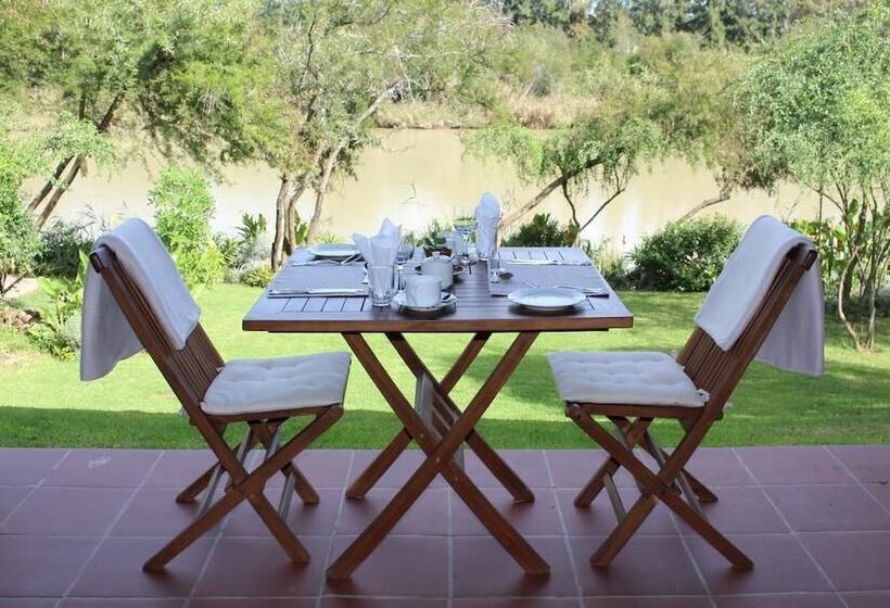 مبيت وإفطار Umlambo River Lodge