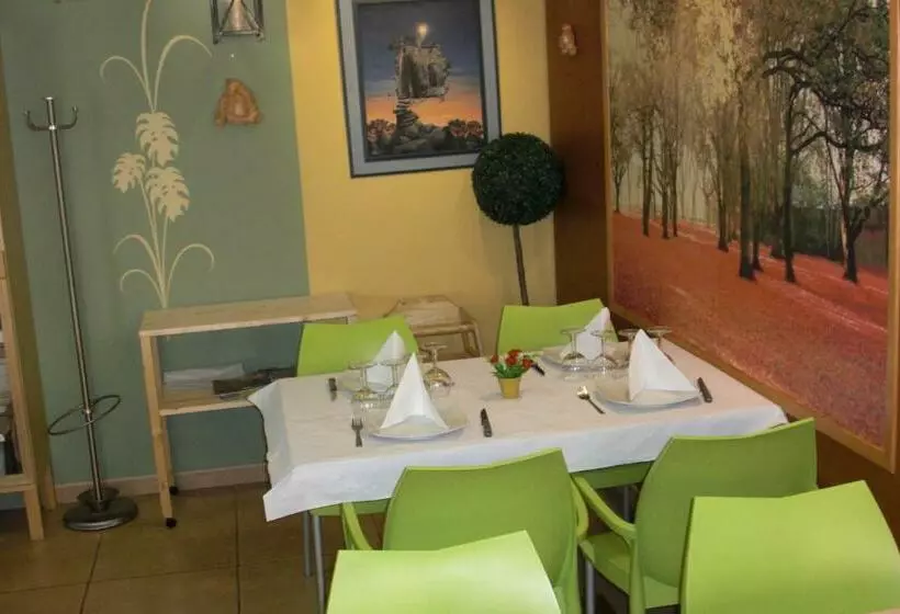 پانسیون Ca La Conxita Hostal & Restaurante