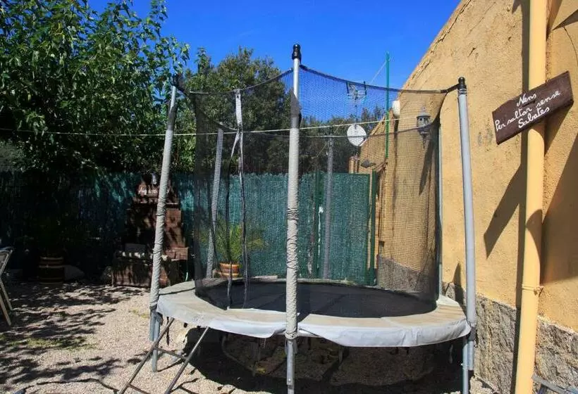 پانسیون Ca La Conxita Hostal & Restaurante