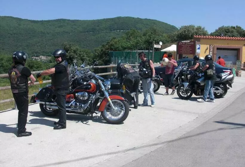 پانسیون Ca La Conxita Hostal & Restaurante