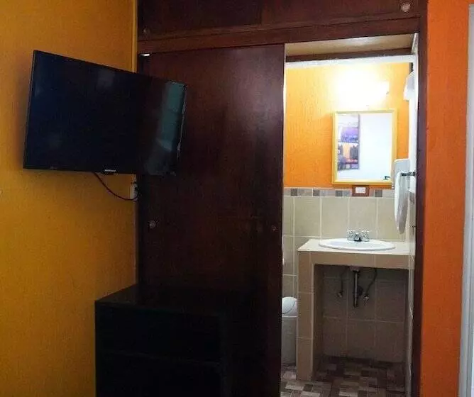 پانسیون Hostal Guatefriends