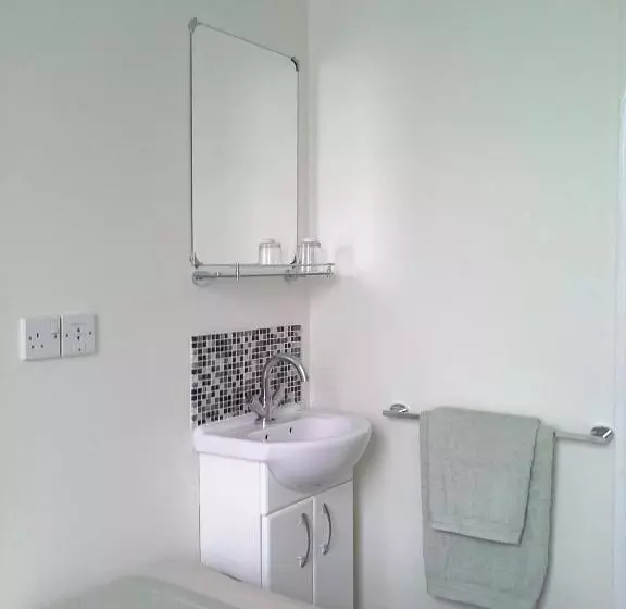 Majatalo Kenilworth Guest House