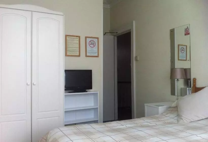 Majatalo Kenilworth Guest House