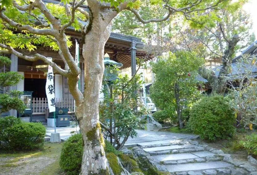 Majatalo 高野山 宿坊 熊谷寺  Koyasan Shukubo Kumagaiji