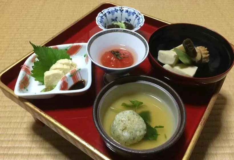 Majatalo 高野山 宿坊 熊谷寺  Koyasan Shukubo Kumagaiji