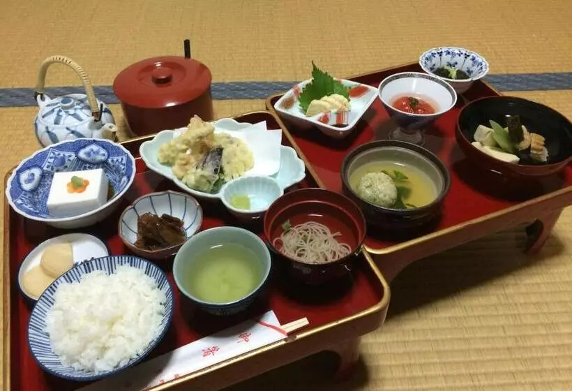 Majatalo 高野山 宿坊 熊谷寺  Koyasan Shukubo Kumagaiji