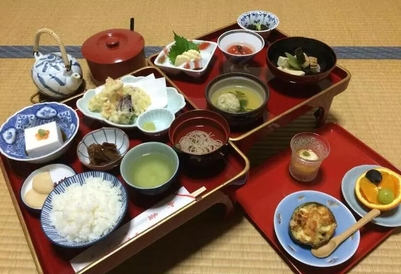 Majatalo 高野山 宿坊 熊谷寺  Koyasan Shukubo Kumagaiji