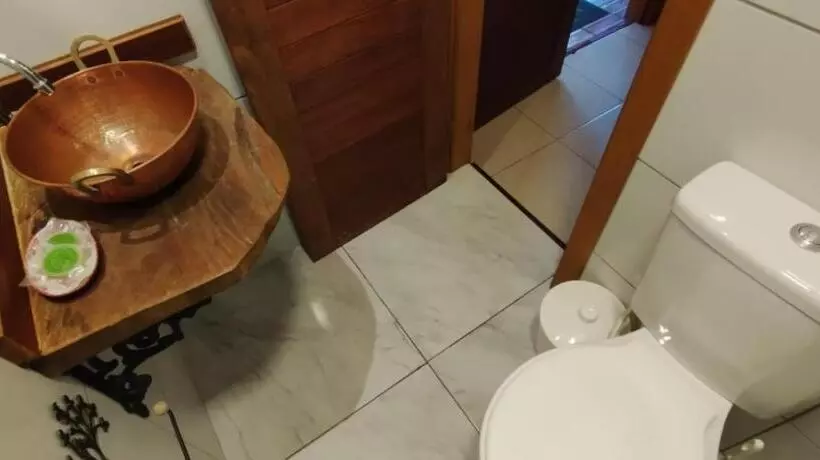 پانسیون Pousada Sitio Das Flores 12 Km De Macacos Nova Lima