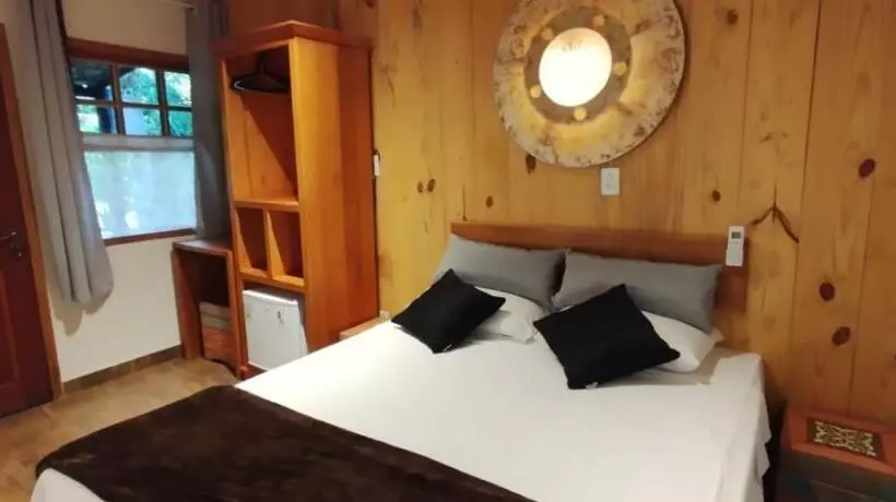 پانسیون Pousada Sitio Das Flores 12 Km De Macacos Nova Lima