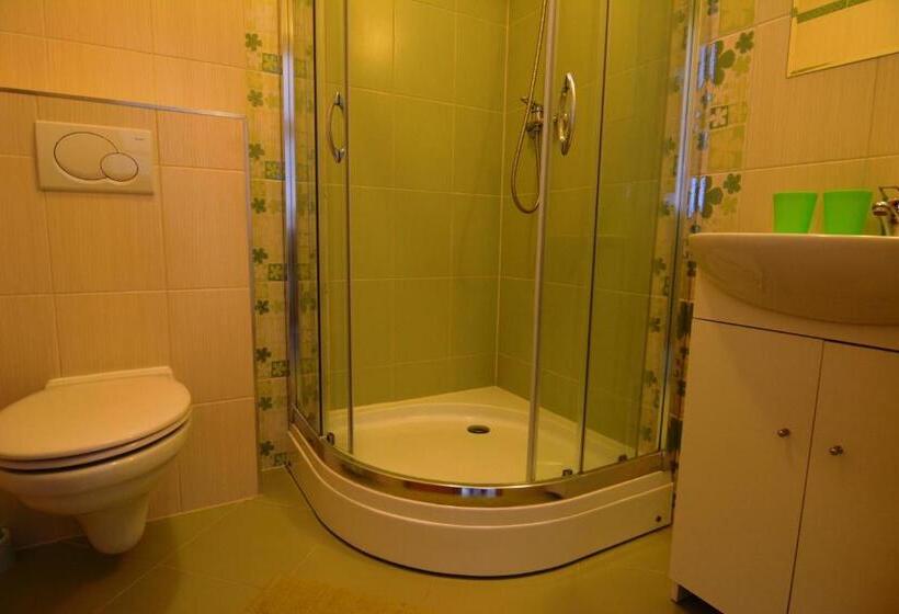 פנסיון Villa Gold