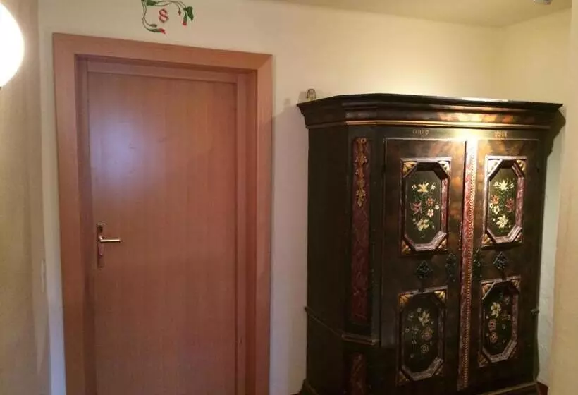 ユースホステル Gasthof Knappenwirt