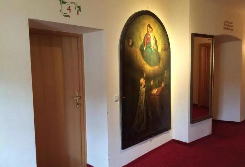 ユースホステル Gasthof Knappenwirt