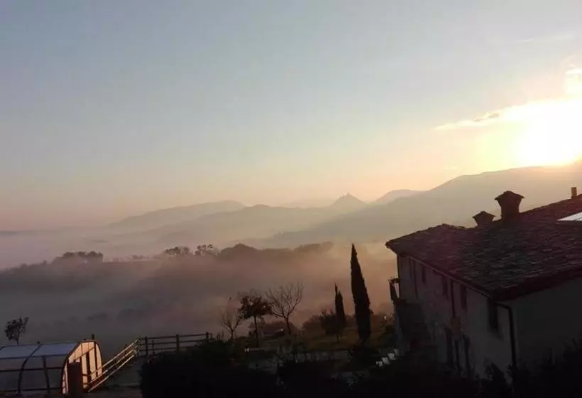 Hotelli Villa Colticciola Agriturismo Marche