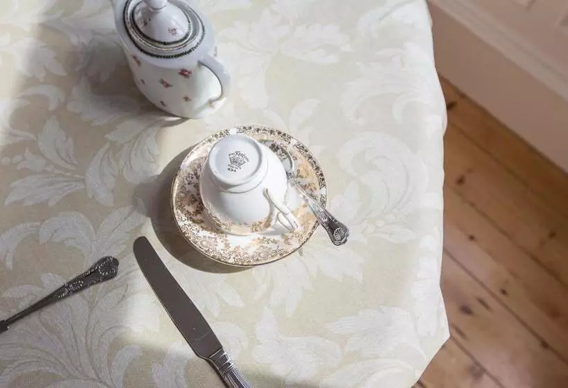 Majatalo Chrialdon House