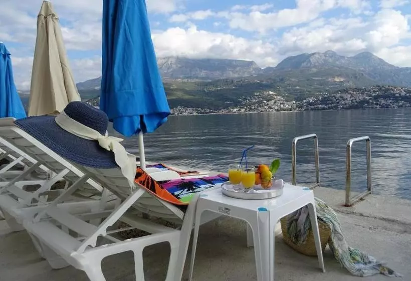 پانسیون Villa Del Mar