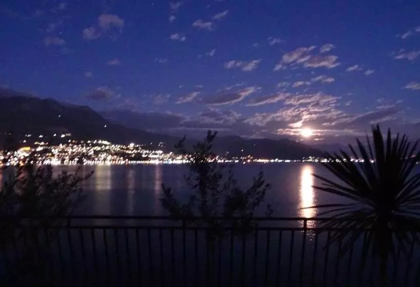 پانسیون Villa Del Mar