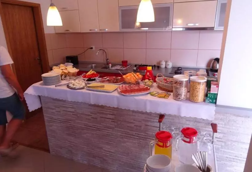 پانسیون Villa Del Mar