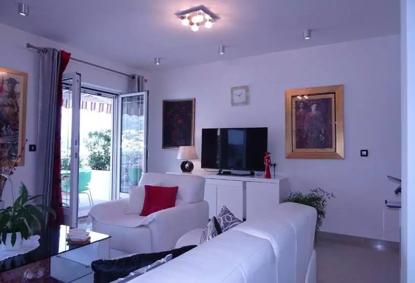 پانسیون Villa Del Mar