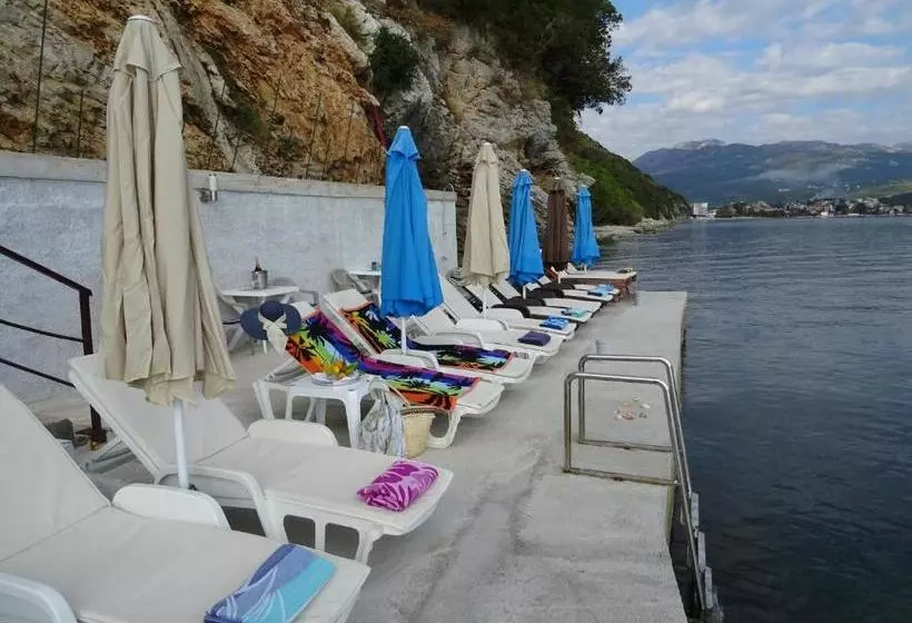 پانسیون Villa Del Mar