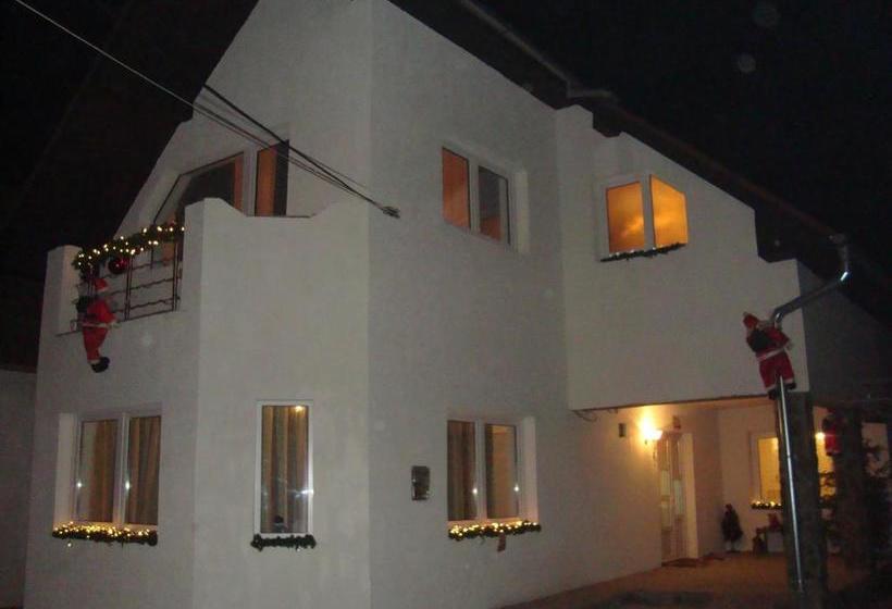 بنسيون Casa Adalmo