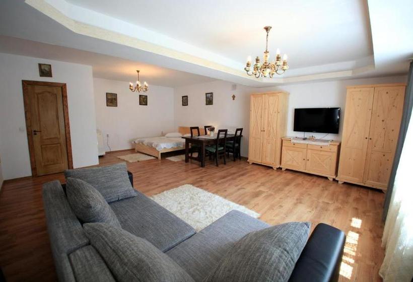 بنسيون Casa Adalmo