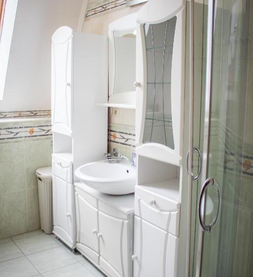 بنسيون Hubert Varga