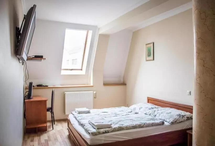 پانسیون Hubert Varga