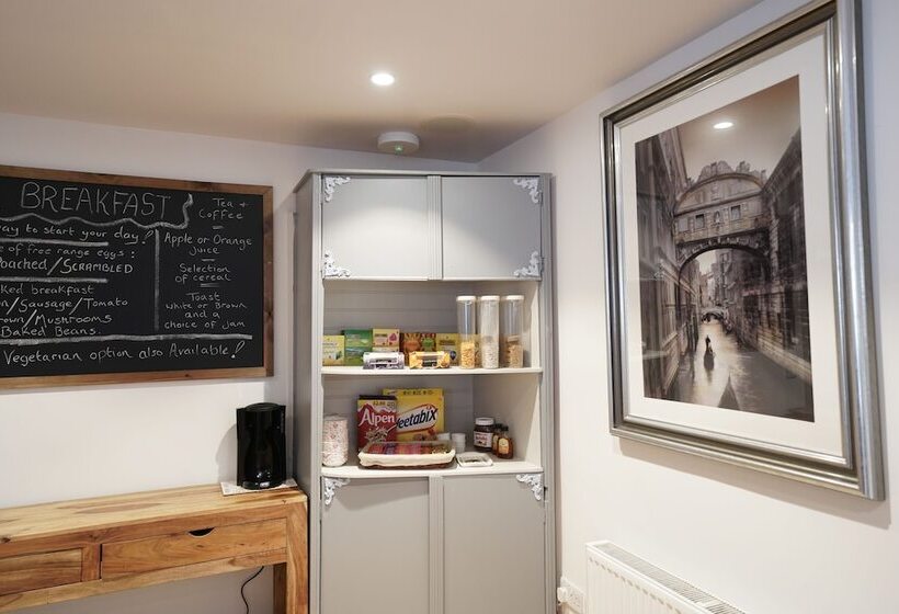 پانسیون Oxford Guest House