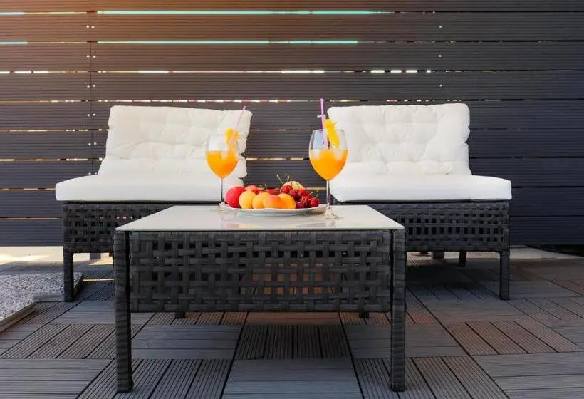 9 Luxury Rooms