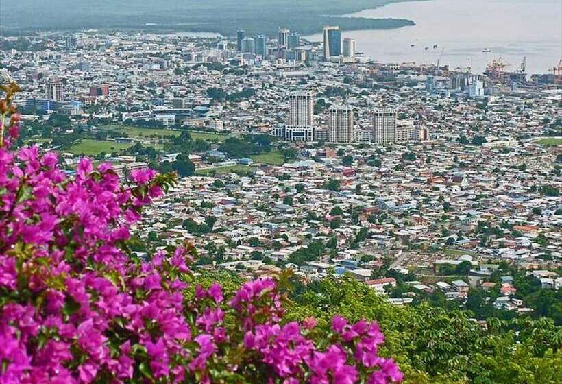 هاستل Melbourne Inn Trinidad