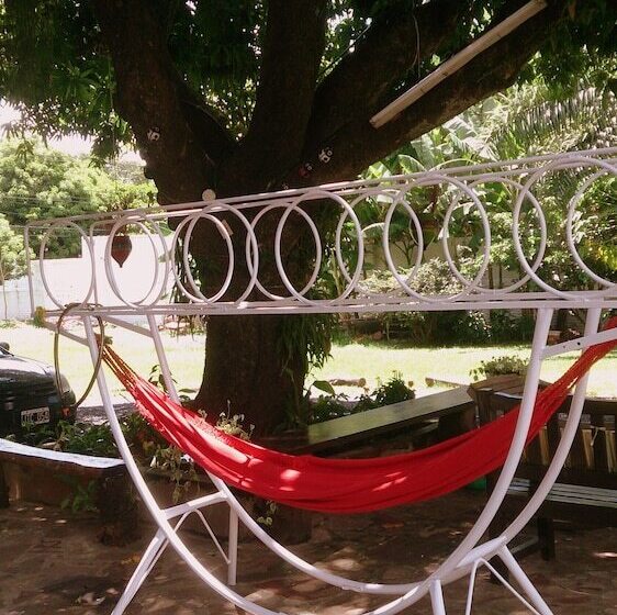 هاستل Posada Shalom