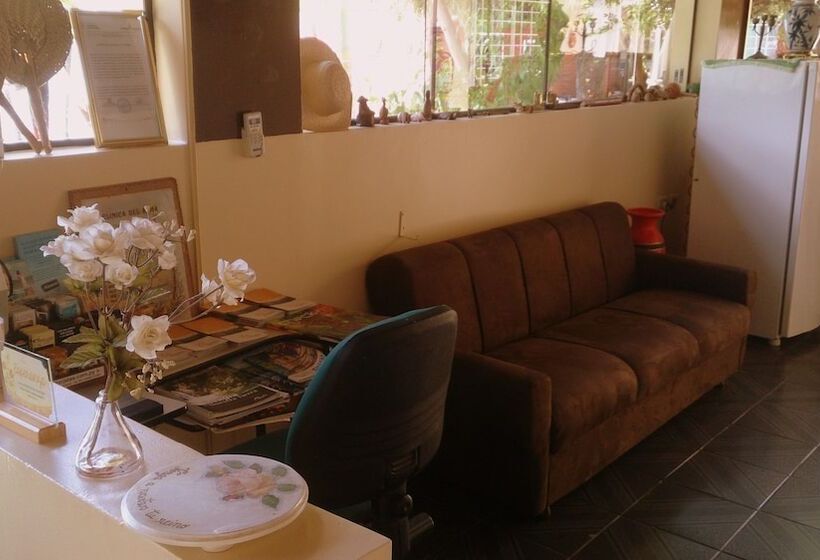 هاستل Posada Shalom