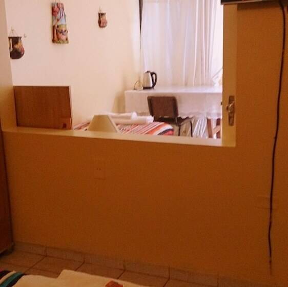 هاستل Posada Shalom