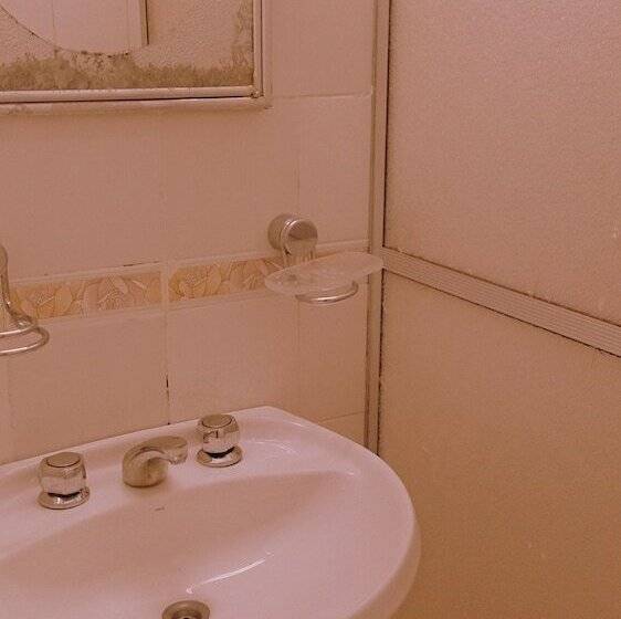 هاستل Posada Shalom