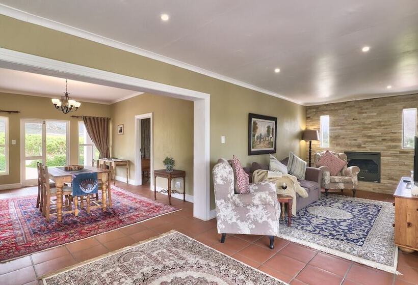 فندق Orange Grove