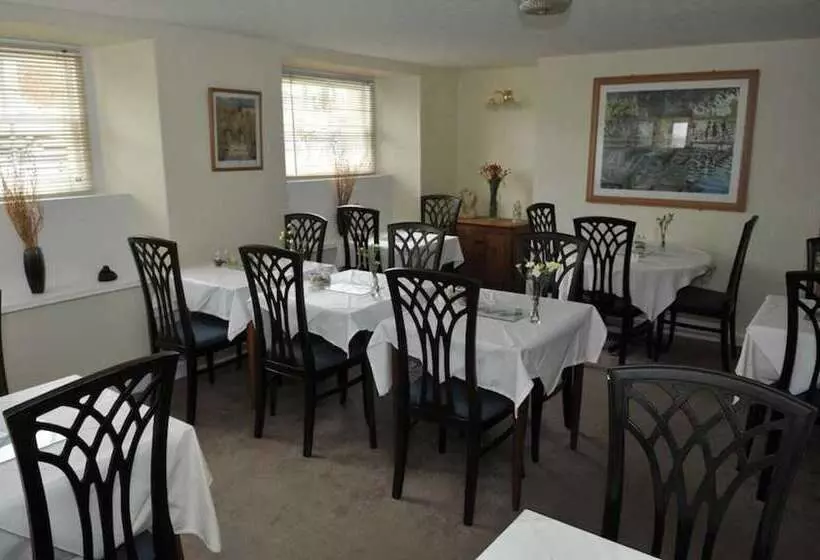 پانسیون Alister Guest House