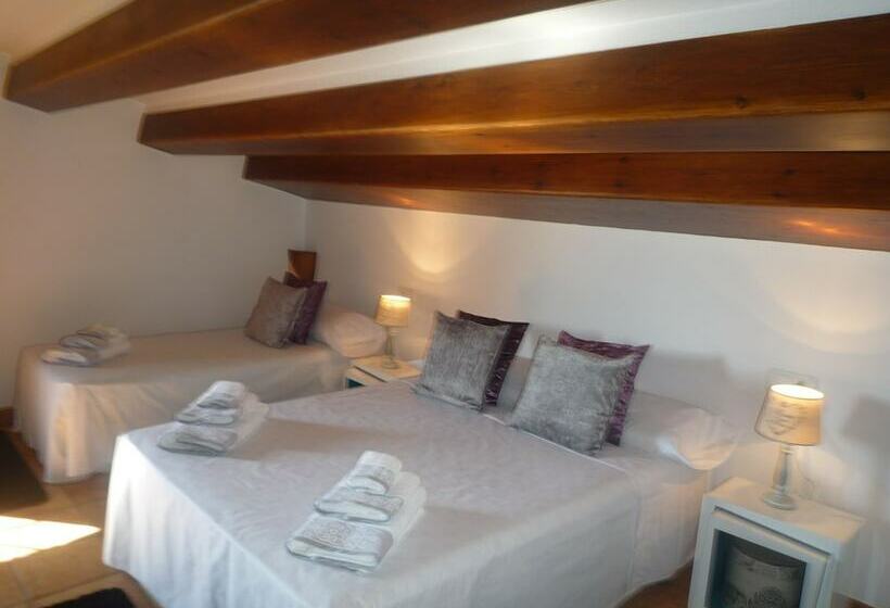 بنسيون La Masia De Tamariu