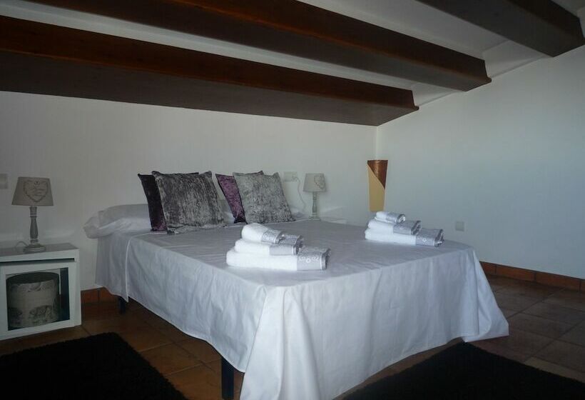 بنسيون La Masia De Tamariu