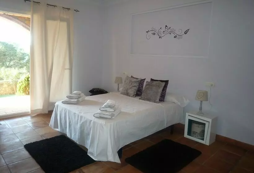 ペンション La Masia De Tamariu