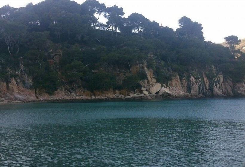 بنسيون La Masia De Tamariu