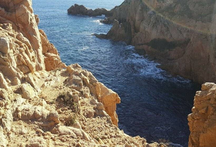 بنسيون La Masia De Tamariu