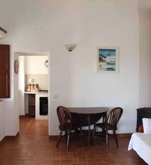 ホテル Agriturismo La Lecciola