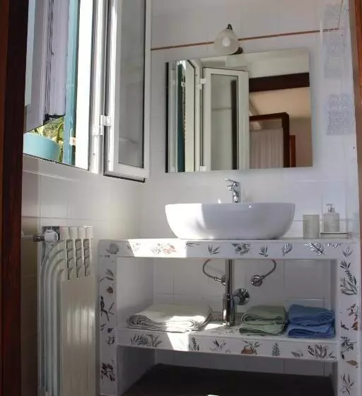 ホテル Agriturismo La Lecciola